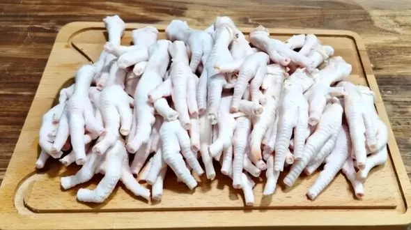 طرز تهیه پای مرغ بدون بو؛ یک کلاژن ساز طبیعی برای پوست / فیلم