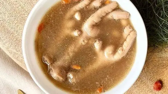 چطور یک سوپ پای مرغ خوشمزه و مغذی درست کنیم؟ / پاسخ به پرسش های شما