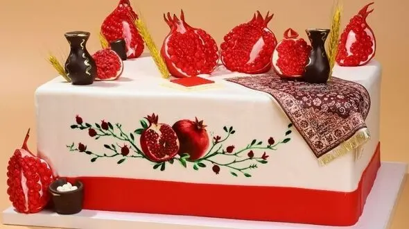 زیباترین طرح‌ های کیک شب یلدا مخصوص مدرسه + مدل‌ های کیک چله 1404