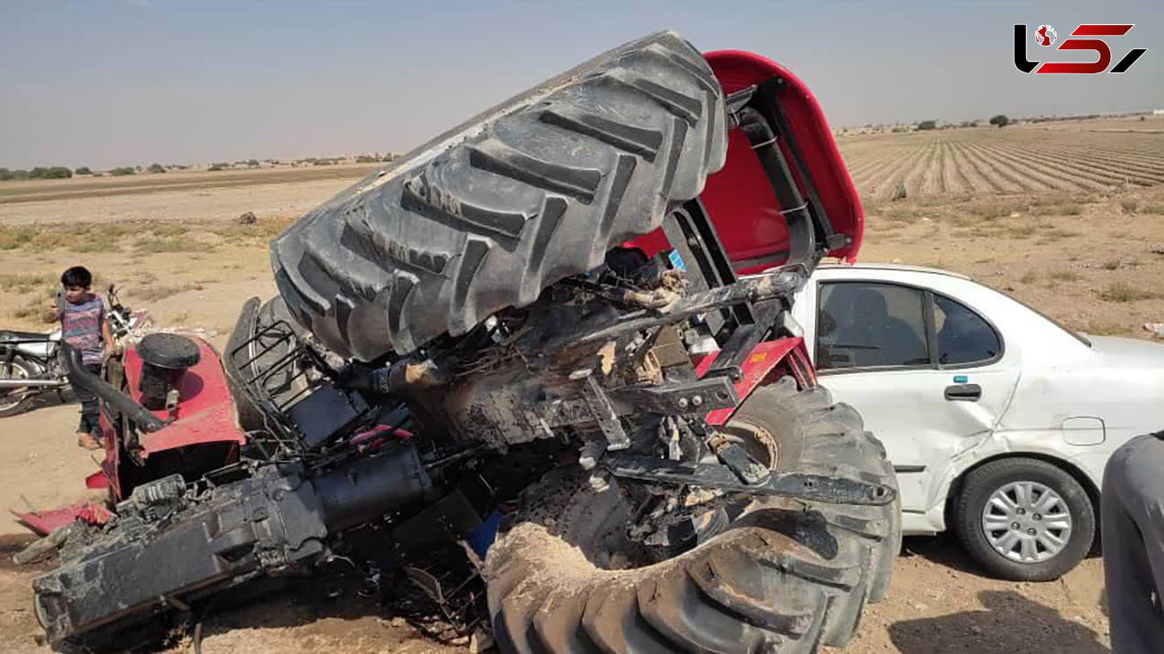 تصادف شدید خودروی سواری با تراکتور در خوزستان