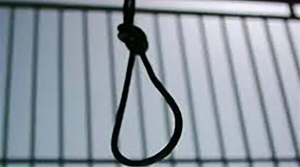 پاره شدن طناب دار از گردن قاتل جوان در گلستان 
