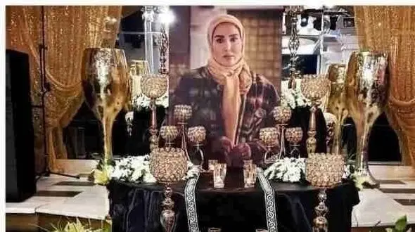 نگاهی به سینی‌های تزئین شده خرما، حلوا و دیزاین شیک شمع میز عزای هنرمندان پیشکسوت و جوان ایرانی که یادشان همیشه در قلب‌ها جاودان است+عکس