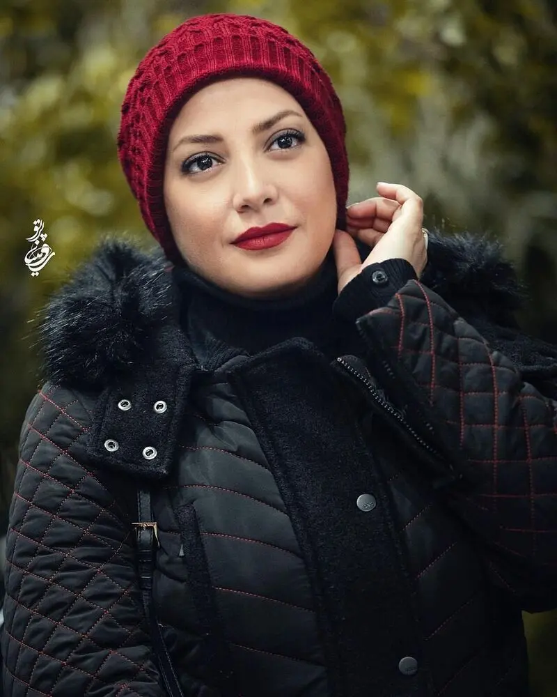 طناز طباطبایی