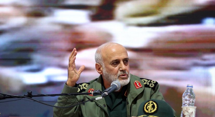 عکس؛ سفر در زمان؛ «سرلشکر رشید در کنار حسن باقری» در جبهه؛ دهه 60