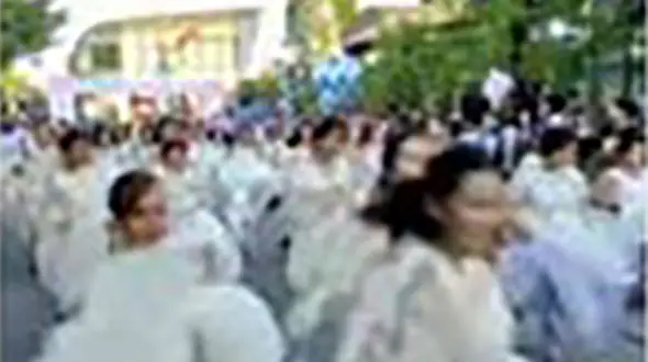  300 عروس و داماد مسافت 3 کیلومتری را با هم مسابقه دادند+ عکس