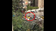 هشدار / فیلم لحظه حمله باورنکردنی و عجیب دزد به راننده 206 در ترافیک 