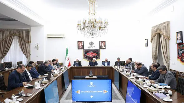 عارف: ستاد تنظیم بازار و برخوردهای نظارتی ابزار کار اقتصادی حکومت است