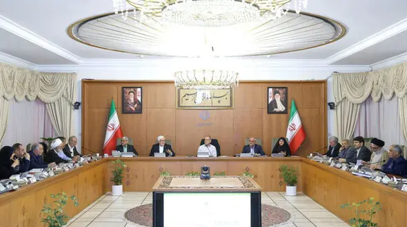 شناسایی علت وقوع سانحه بندر رجایی مقدم بر شناسایی مقصر حادثه است/ باید معطلی کالا در بنادر به صفر نزدیک شود