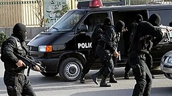 فیلم دیدنی از لحظه رهایی پسر 11 ساله از چنگال گروگانگیران / مردم شهر پسربچه را روی دوش شان گرفتند