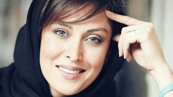  مهتاب کرامتی در کنار پدر و مادرش