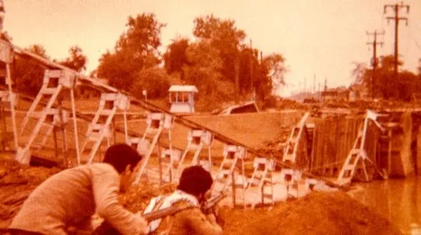 
تصاویر دیده نشده از حضور حمید معصومی‌نژاد در جبهه
