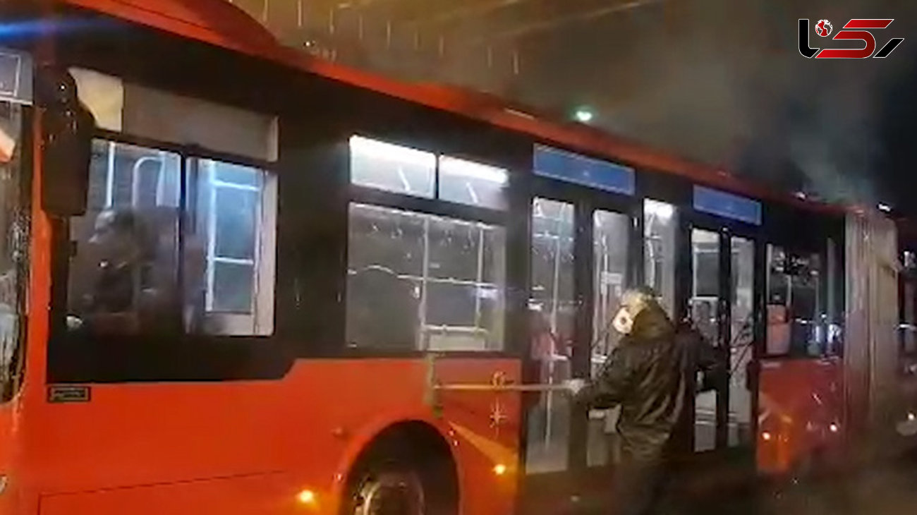 آماده سازی تهران برای مقابله با کرونا / اتوبوس های تهران ساعاتی پیش ضد عفونی شدند + فیلم