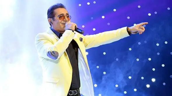 فریدون آسرایی در شازند روی صحنه می رود