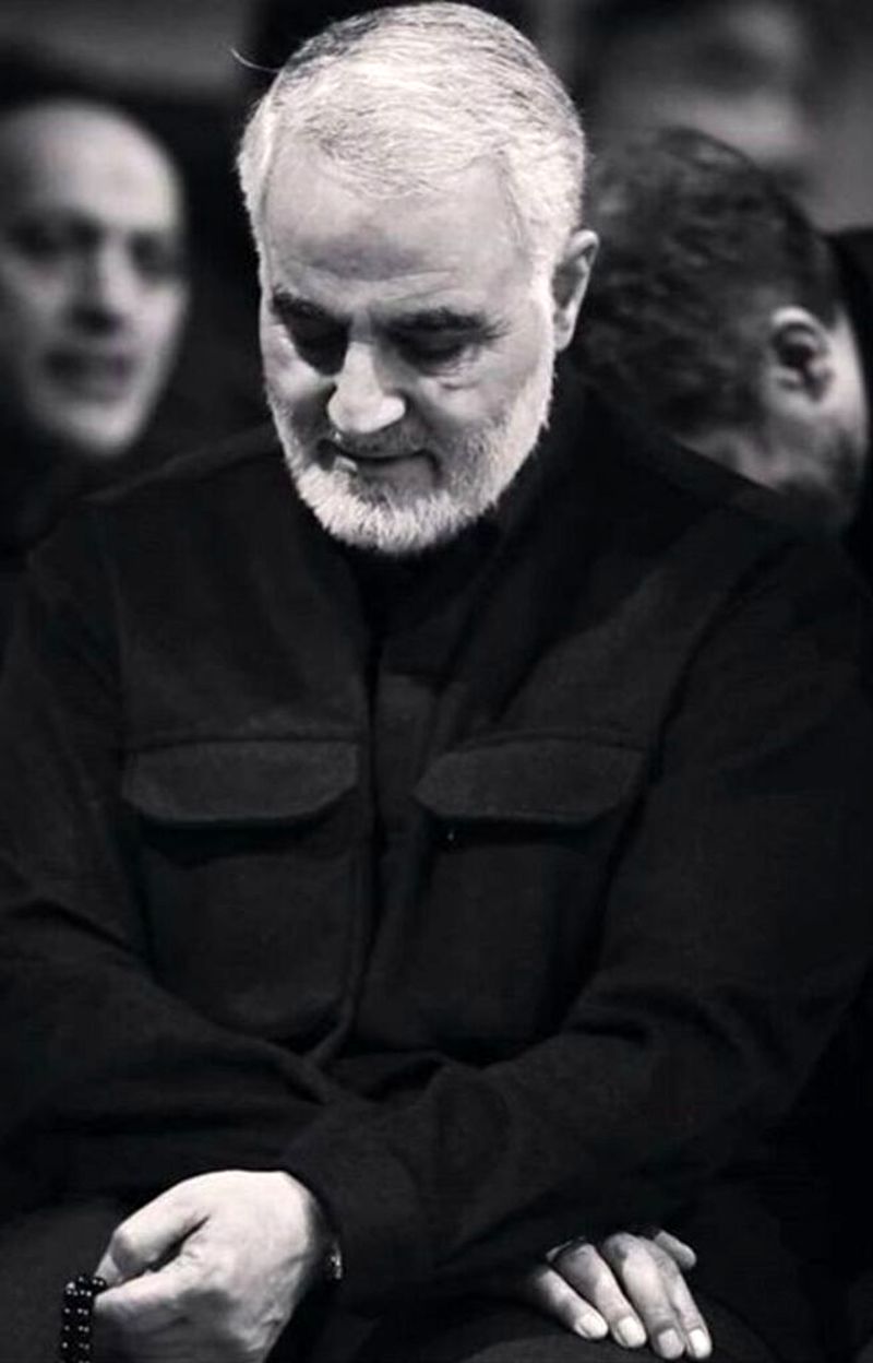 فرمانده ی شهید قاسم سلیمانی بنیانگذار جبهه مقاومت خاورمیانه و غرب آسیا پرافتخارترین نظامی ایرانی