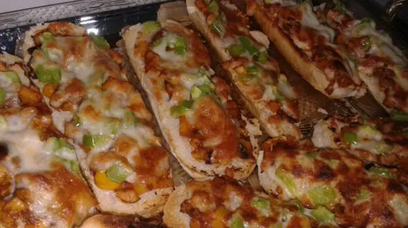 طرز تهیه پیتزا باگت با لذتی متفاوت در هر لقمه / فوری و دوست داشتنی برای بچه ها